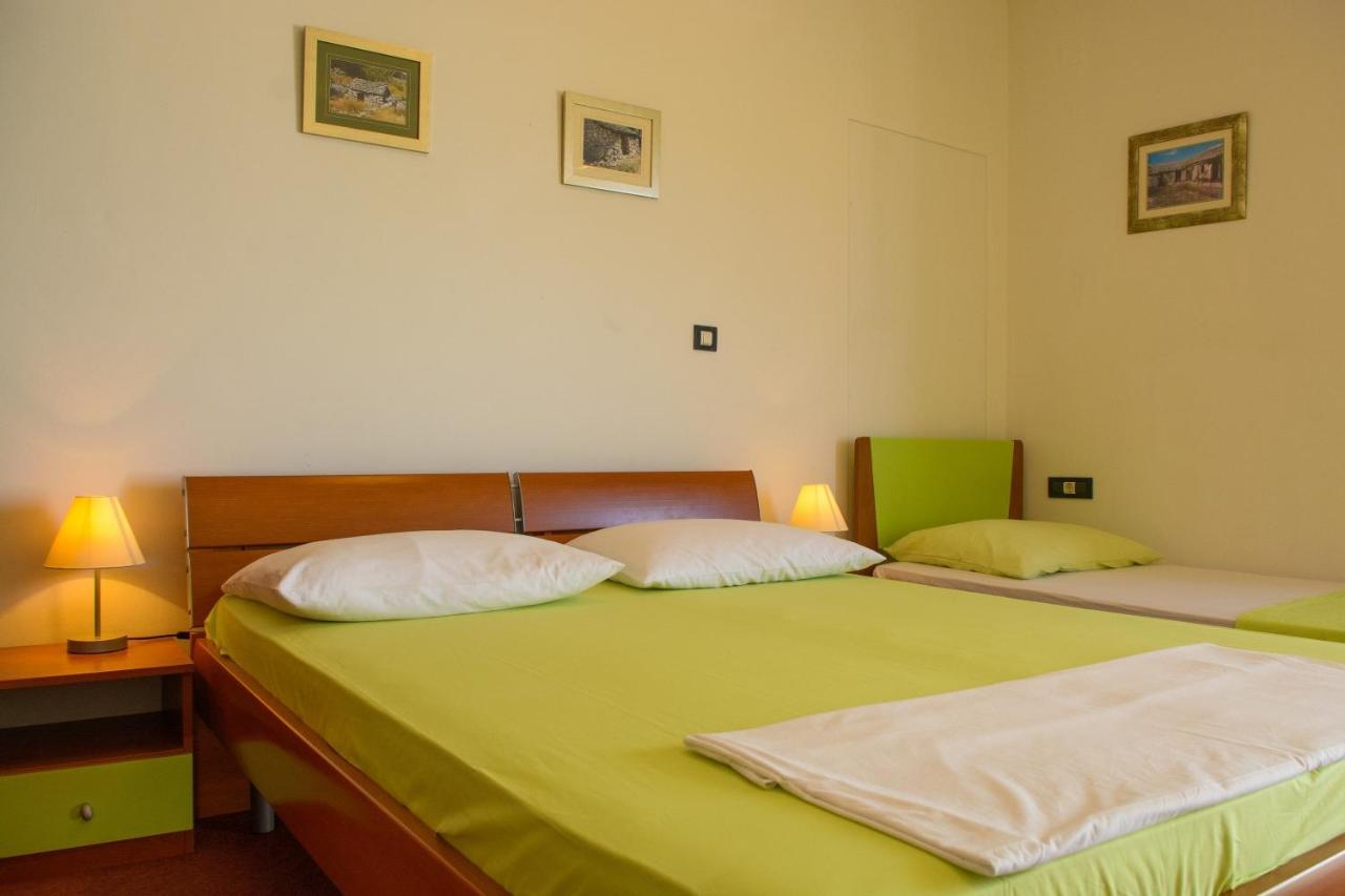 Apartments Marija - By The Sea Rogoznica  Buitenkant foto